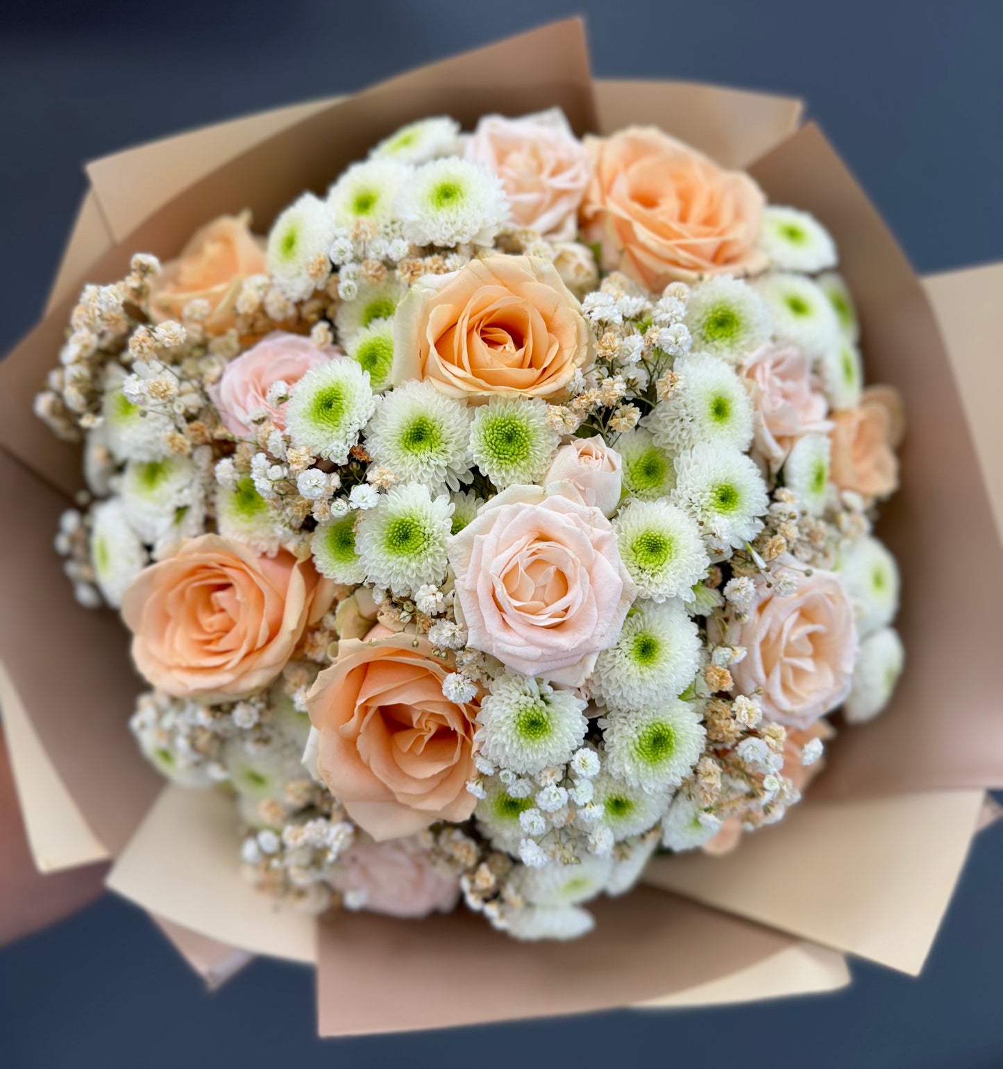 WHITE & PEACH