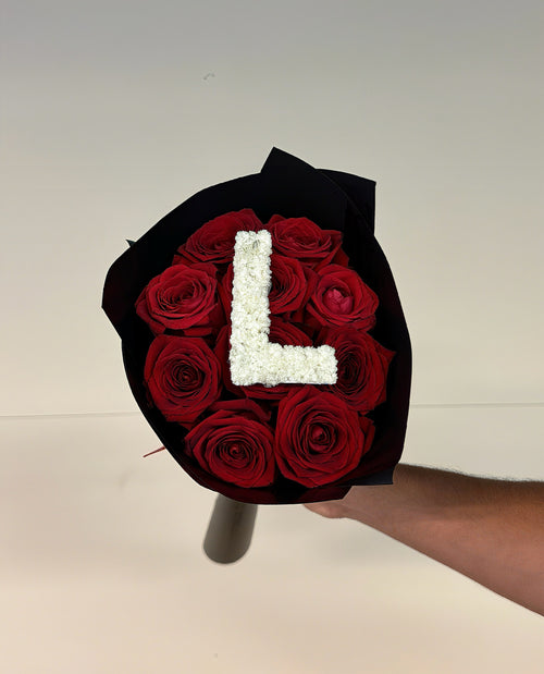 BOUQUET 10 ROSES ROUGES + INITIALE ❤️
