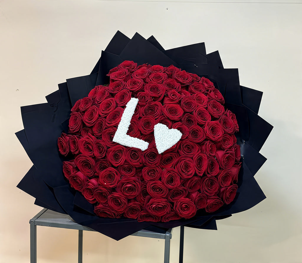 BOUQUET 101 ROSES ROUGES + INITIALE
